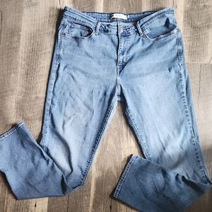 Women's Levis Jeans